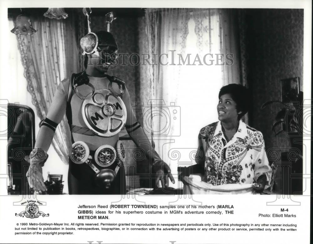 1993 Press Photo Robert Townsend and Marla Gibbs in The Meteor Man - cvp22976 - Historic Images