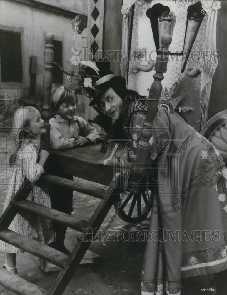 1969 Press Photo Robert Helpmann in "Chitty Chitty Bang Bang" - cvp21866 - Historic Images