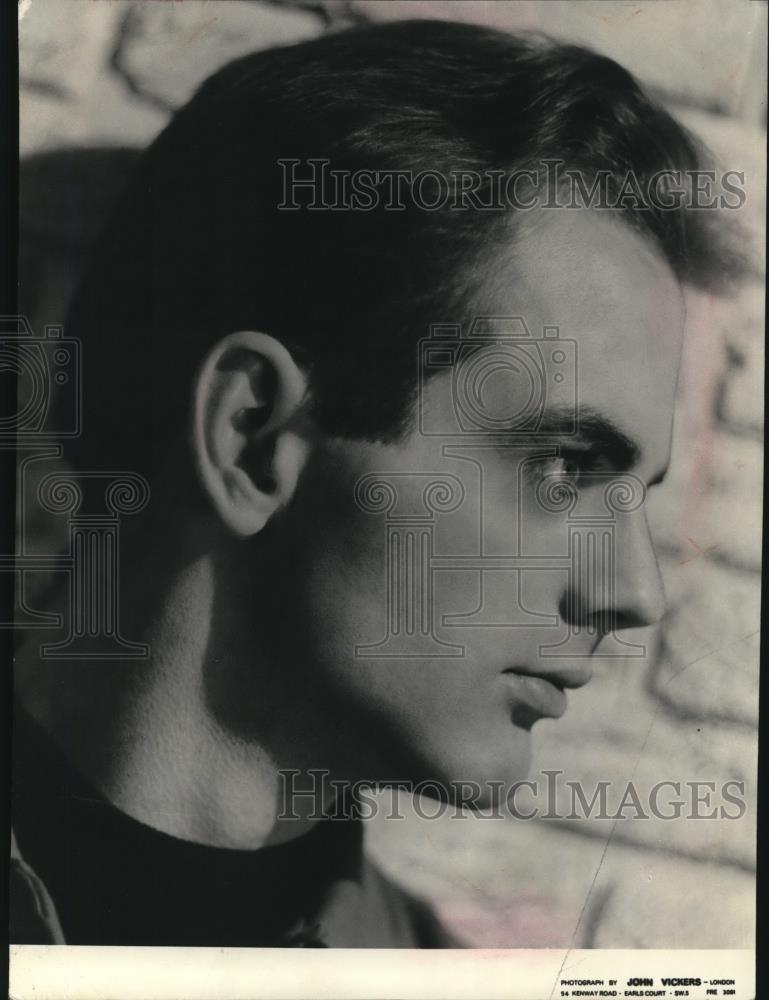 Press Photo Philip Kerr in &quot;Carved in Snow&quot; - cvp27206 - Historic Images