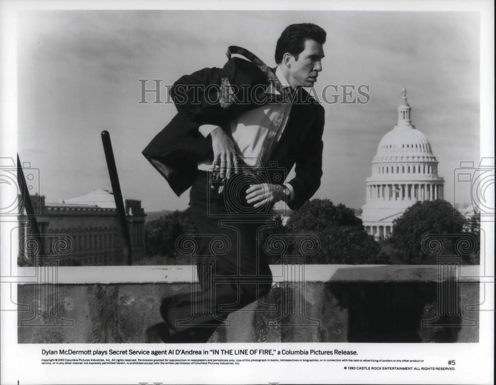 1994 Press Photo Dylan McDermott as Agent Al D&#39;Andrea in In the Line of Fire - Historic Images