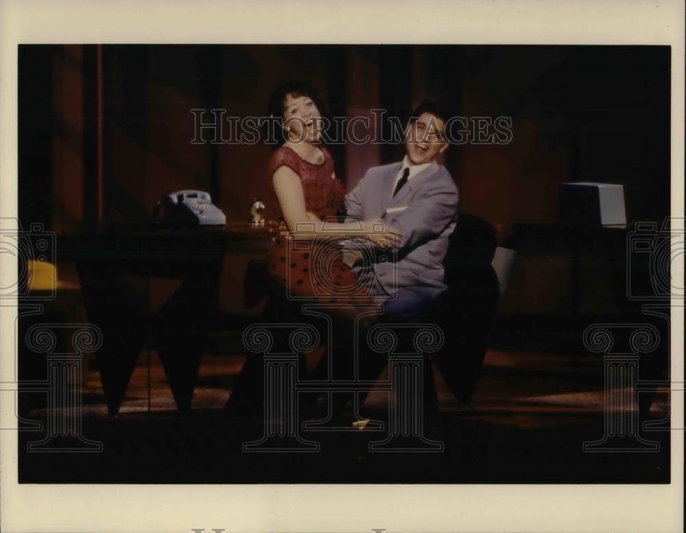 Press Photo Ralph Macchio Shauna HIcks In How To Succeed In Business Without - Historic Images