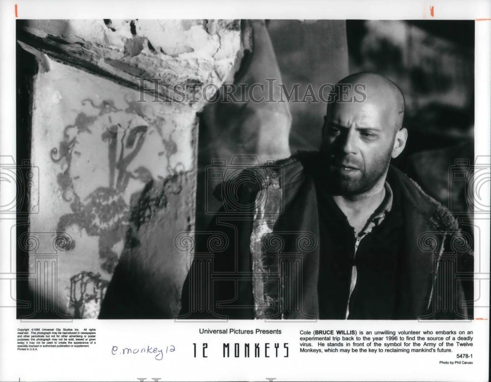1996 Press Photo Bruce Willis In 12 Monkeys - cvp23024 - Historic Images