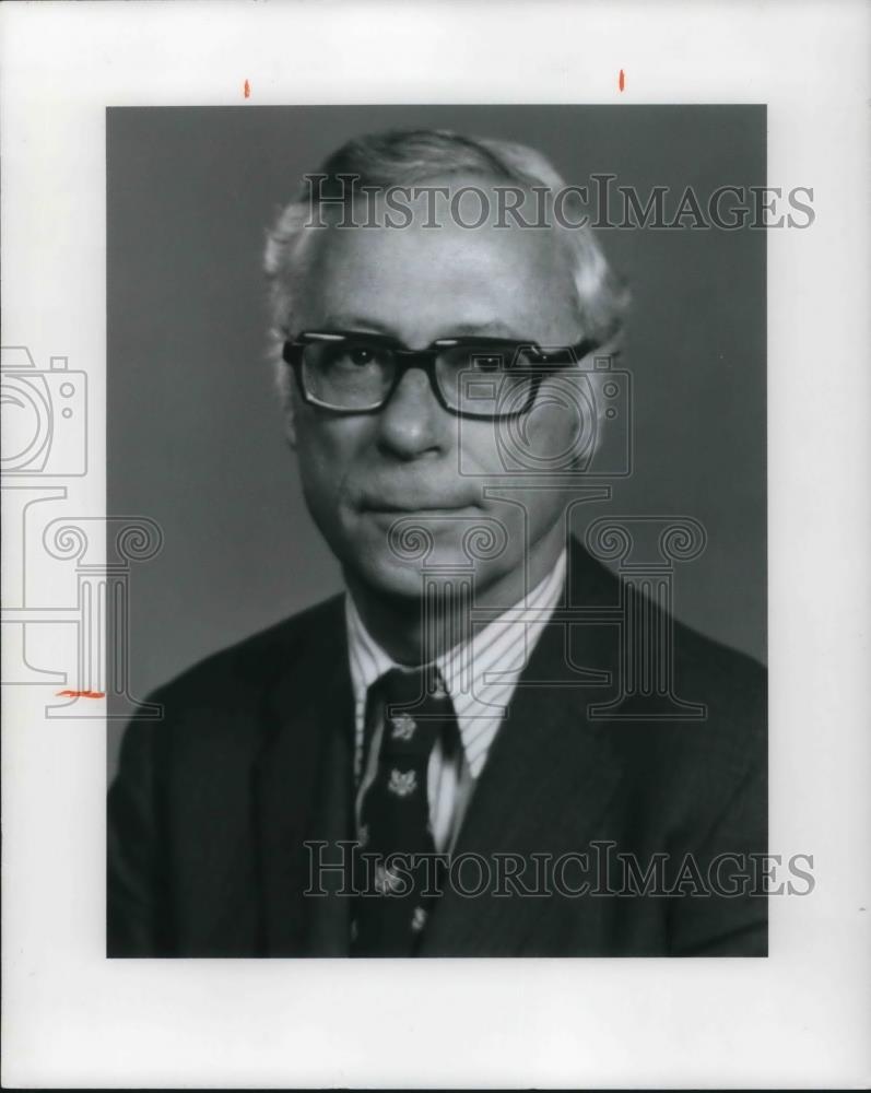 1976 Press Photo Ambassador Douglas Heck Dept of State Washington - cvp21888 - Historic Images