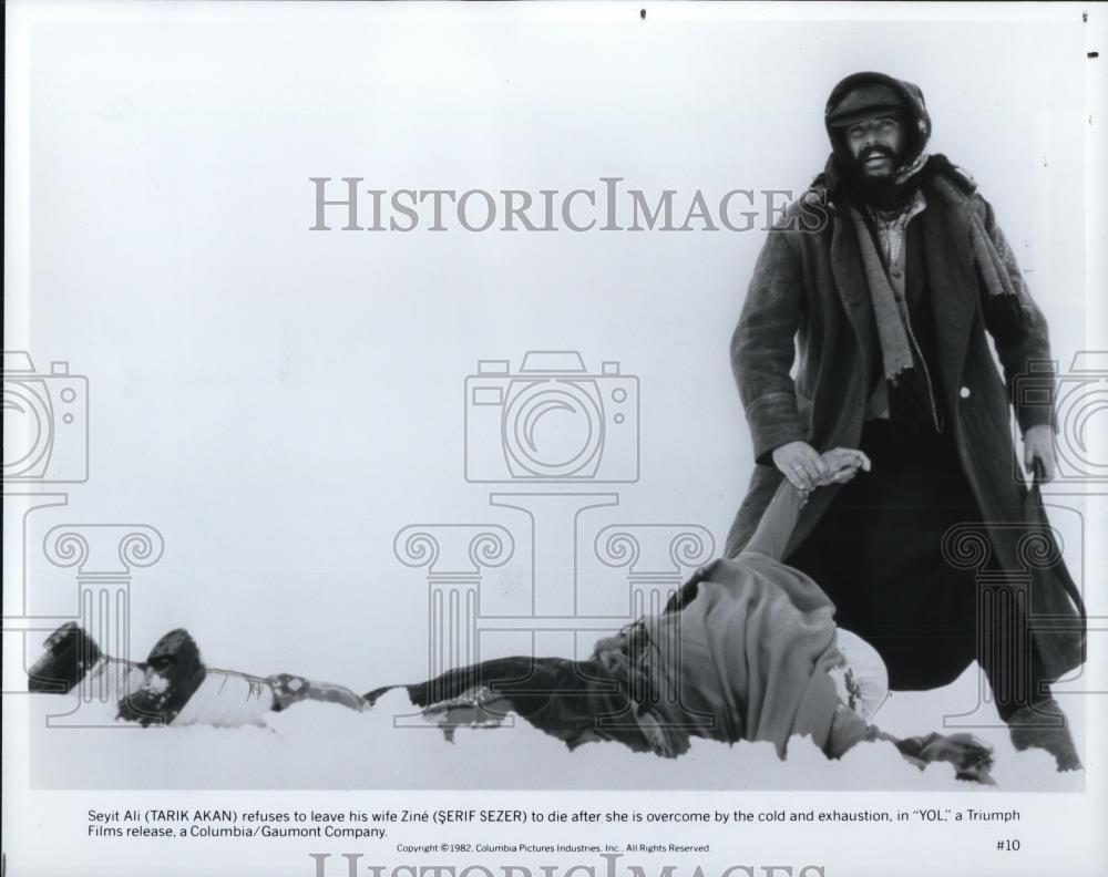 1983 Press Photo Tarik Akan and Serif Sezer star in Yol movie film - cvp27701 - Historic Images