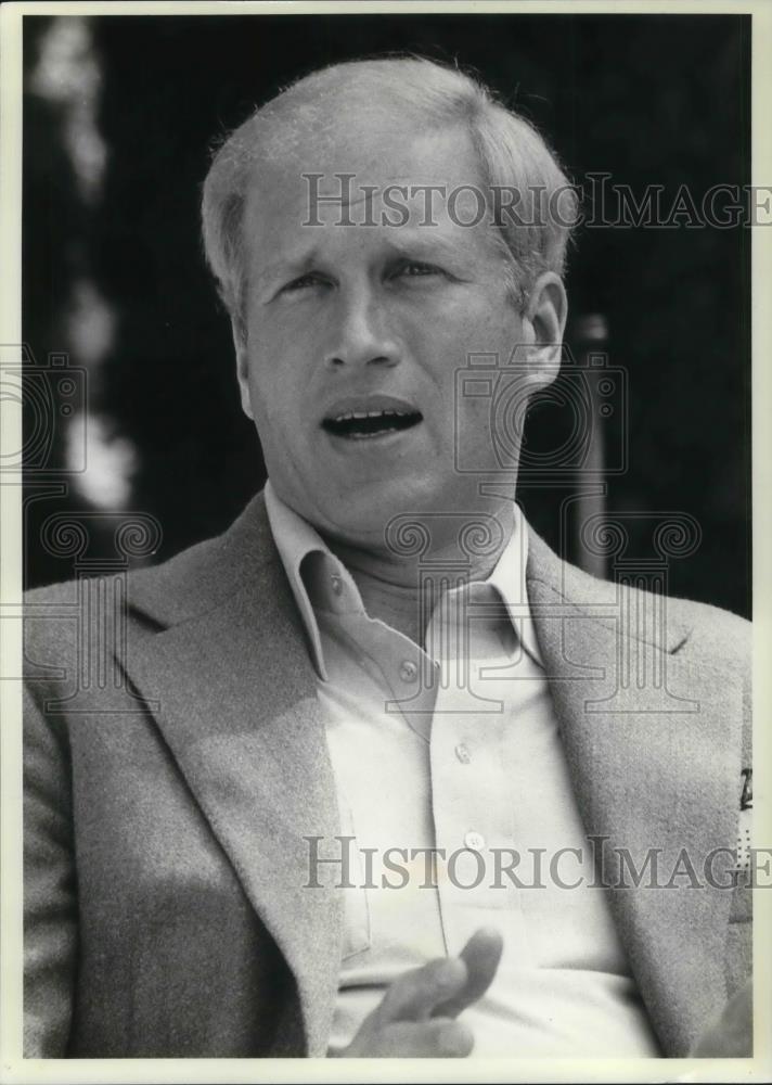1980 Press Photo Ken Howard in The White Shadow - cvp22867 - Historic Images