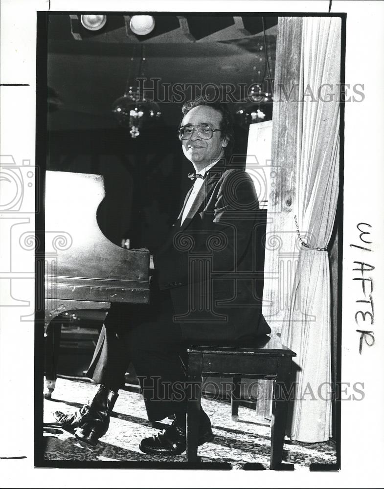 1988 Press Photo Jack Lacey Musician - cvp26799 - Historic Images