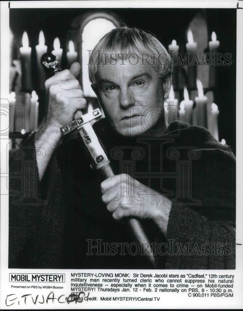1995 Press Photo Derek Jacobi in "Mobil Mystery" - cvp20928 - Historic Images
