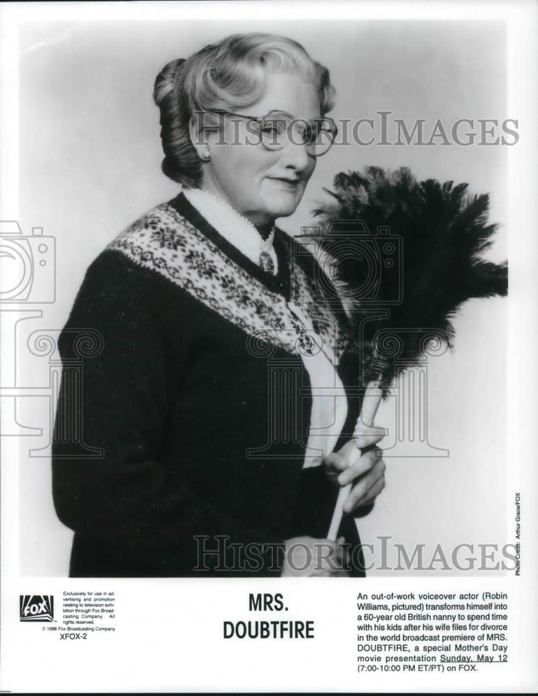 1996 Press Photo Robin Williams in Mrs. Doubtfire - cvp22717 - Historic Images