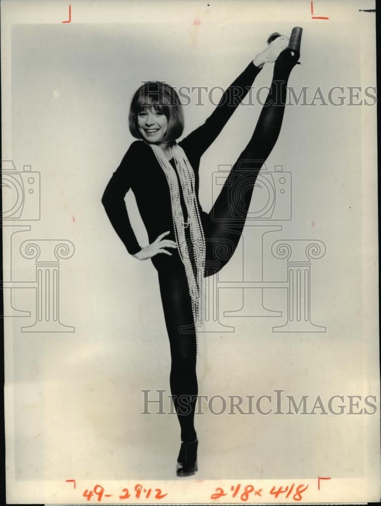 1978 Press Photo Shirley MacLaine in Gypsy in My Soul - Historic Images