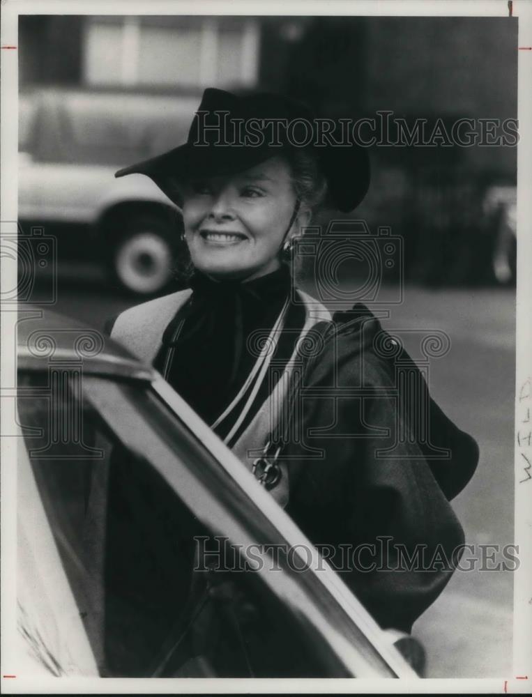 1989 Press Photo Katharine Hepburn in Laura Lansing Slept Here - cvp22153 - Historic Images