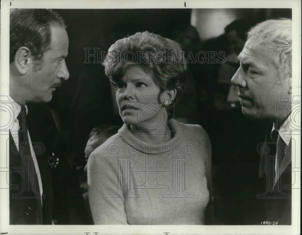 1974 Press Photo Eli Wallach Anne Jackson and George Kennedy star in Zig Zag - Historic Images