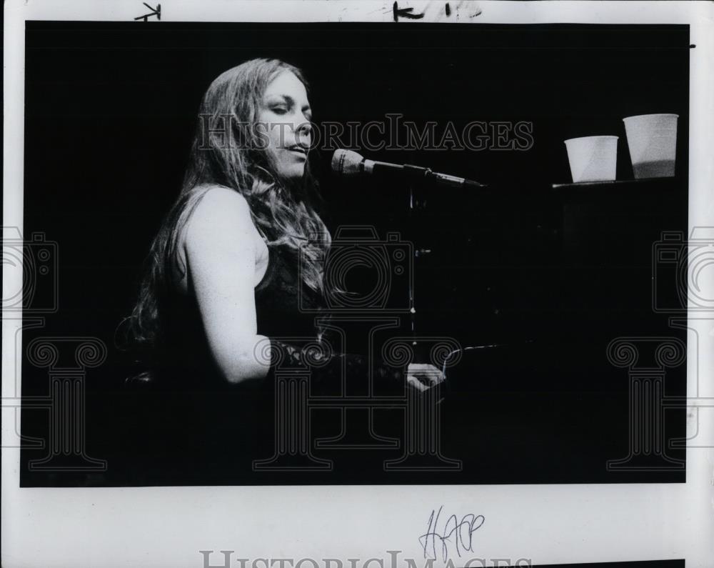 1984 Press Photo Musician Rickie Lee Jones - cvp26875 - Historic Images