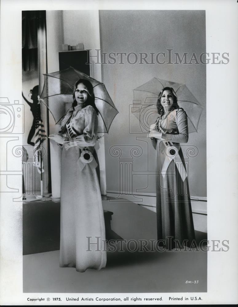 1975 Press Photo Shawn Christianson & Leslie Anderson in Smile - Historic Images