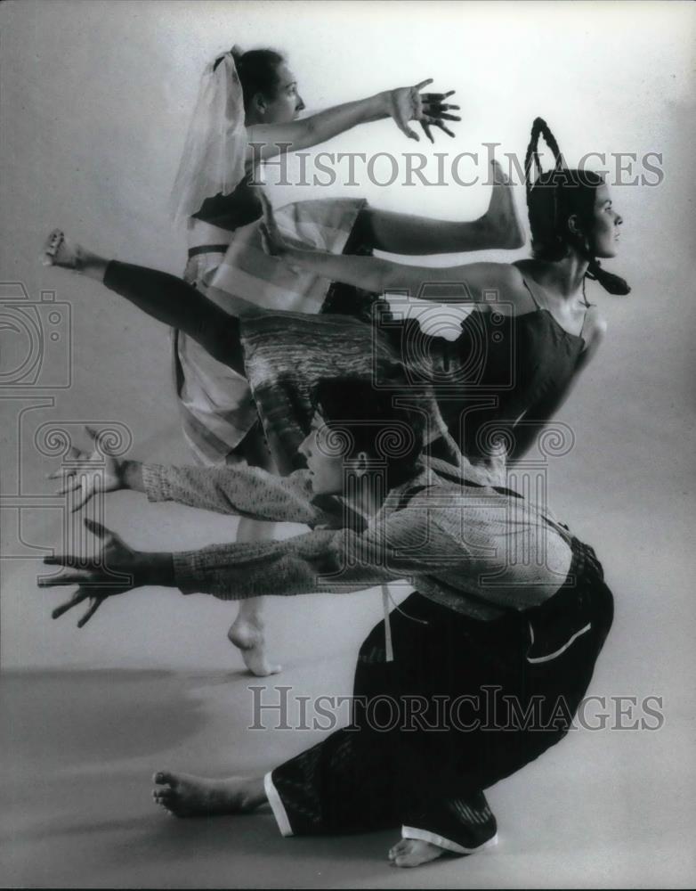 Press Photo Julianne O&#39;Brien Pedersen, Gayle Bailey in Philistines - cvp21790 - Historic Images