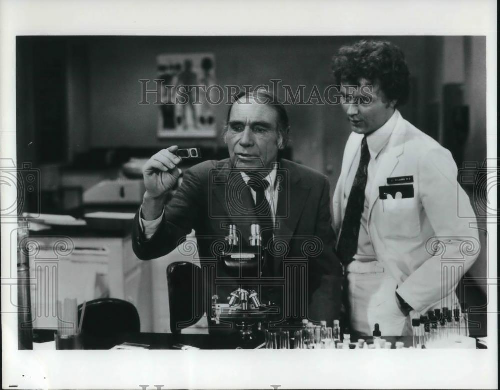 Press Photo TV Show - cvp20038 - Historic Images