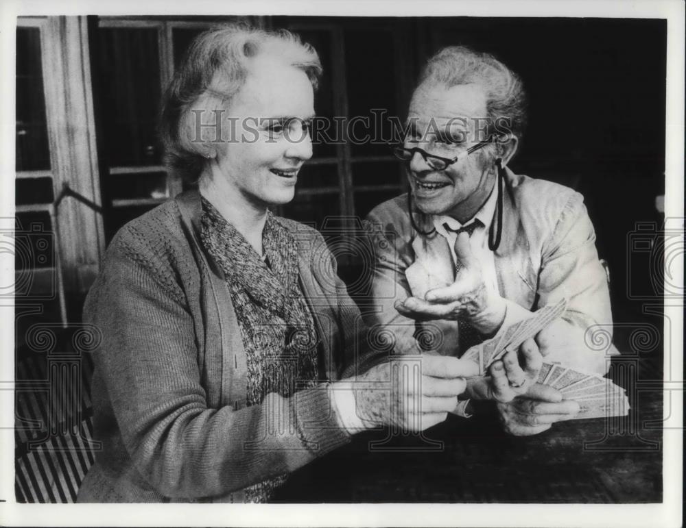 Press Photo Jessica Tandy and Hume Cronyn in THE GIN GAME - cvp23783 - Historic Images