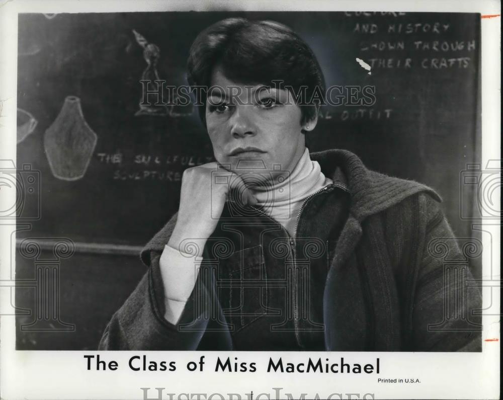 Press Photo Glenda Jackson in The Class of Miss MacMichael - cvp24919 - Historic Images