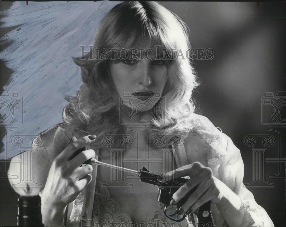 1981 Press Photo Joyce Hazard stars as Meg Hammer in Murder in a Mist - Historic Images