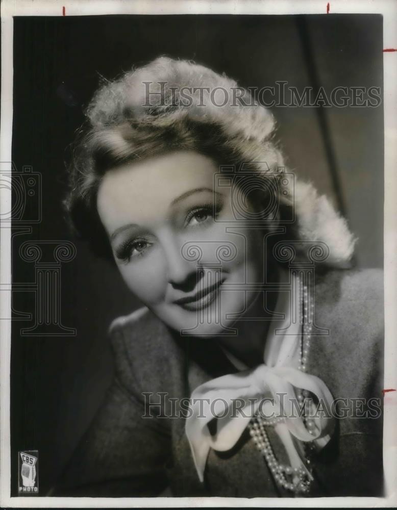 1945 Press Photo Hedda Hopper in Hedda Hoppers Hollywood - cvp21989 - Historic Images