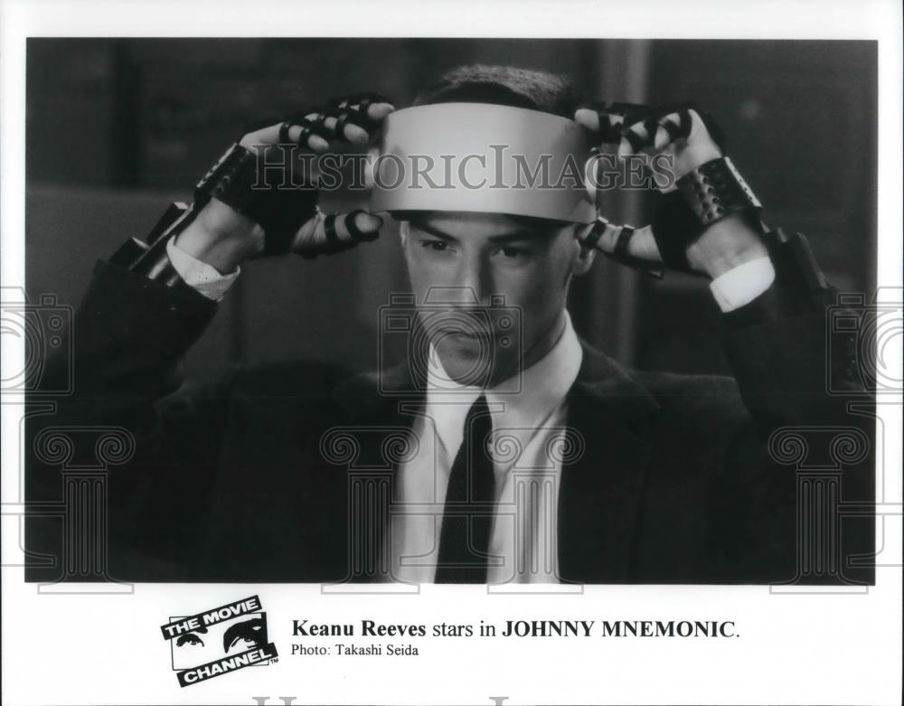 1998 Press Photo Keanu Reeves in Johnny Mnemonic - cvp22510 - Historic Images