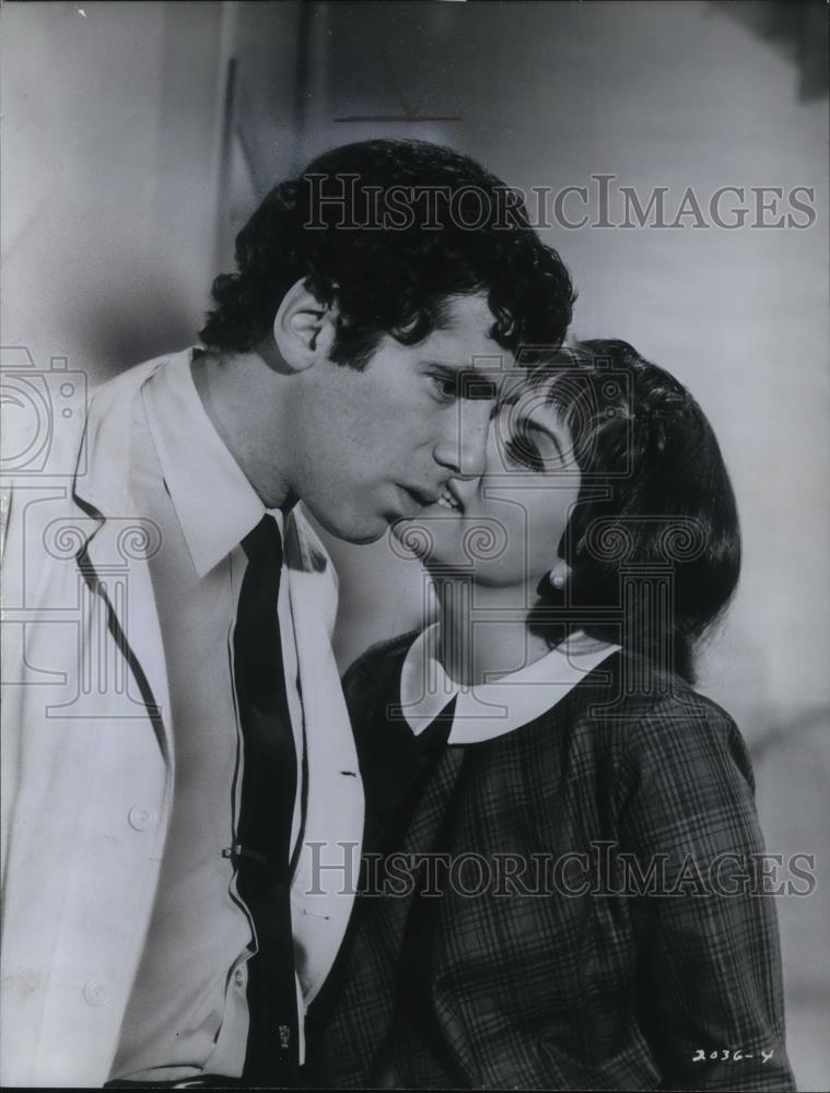 1970 Press Photo Elliot Gould &amp; Brenda Vaccaro in I Love my Wife - cvp23329 - Historic Images