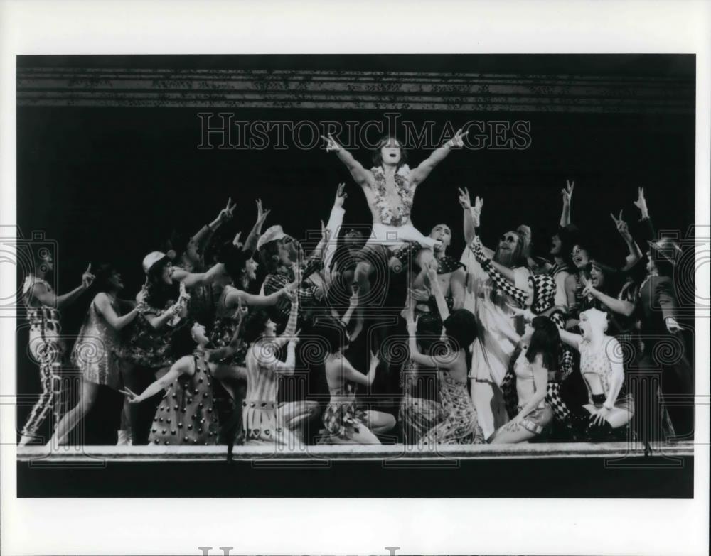 1996 Press Photo Sam Harris in Joseph and the Amazing Technicolor Dreamcoat - Historic Images