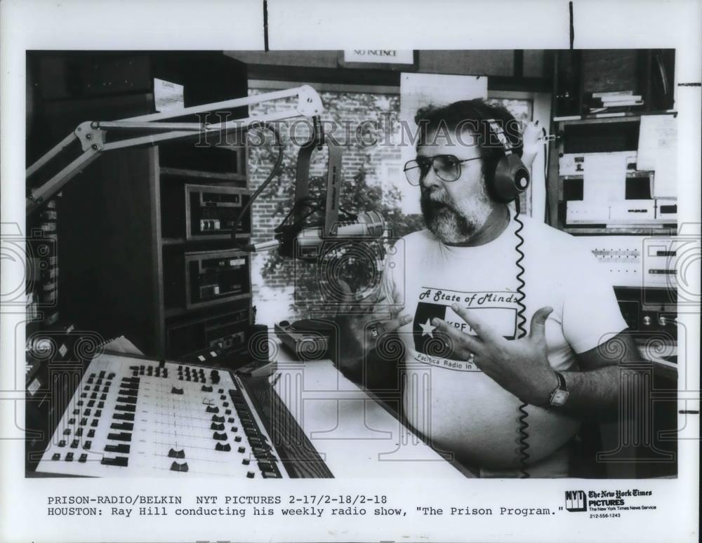 1988 Press Photo Ray Hill in his Radio Show The Prison Program - cvp22236 - Historic Images