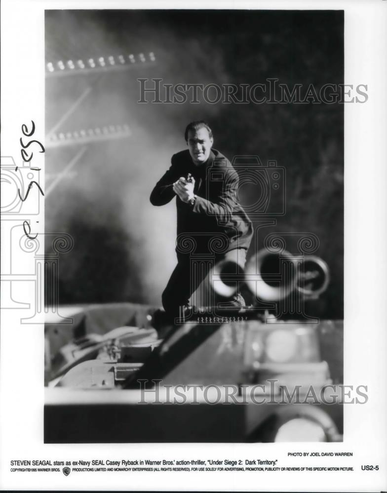 1995 Press Photo Steven Seagal in Under Siege 2: Dark Territory - 849 - Historic Images