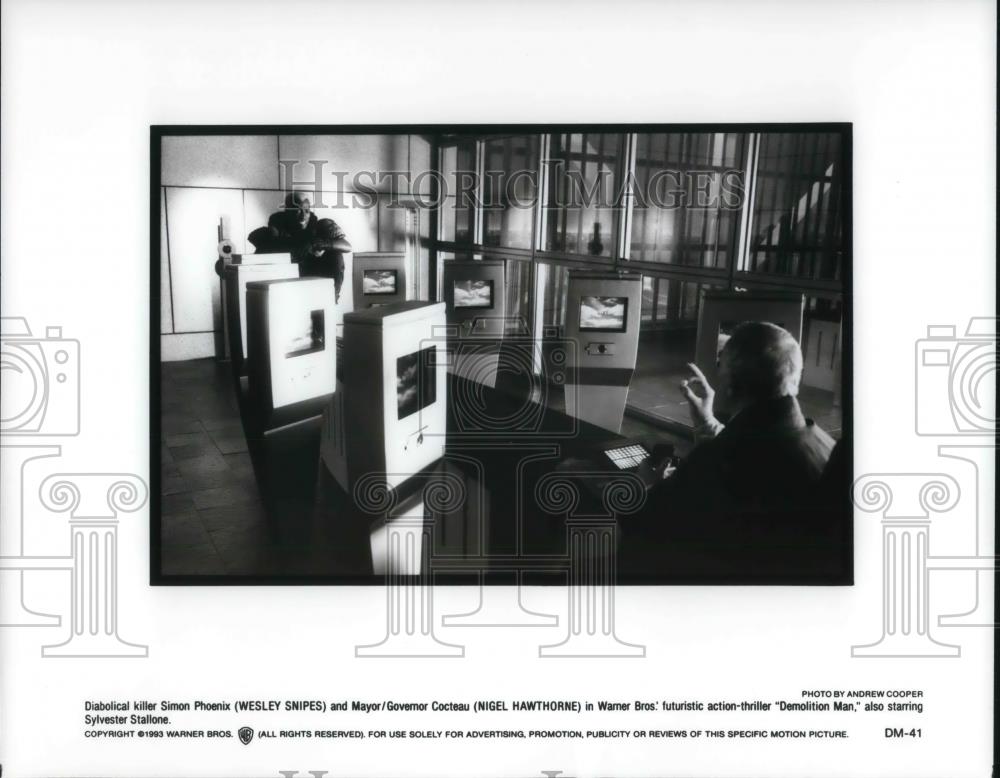 1994 Press Photo Wesley Snipes and Nigel Hawthorne in Demolition Man - cvp23153 - Historic Images