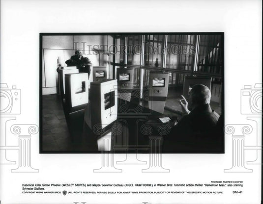 1994 Press Photo Wesley Snipes and Nigel Hawthorne in Demolition Man - cvp23153 - Historic Images