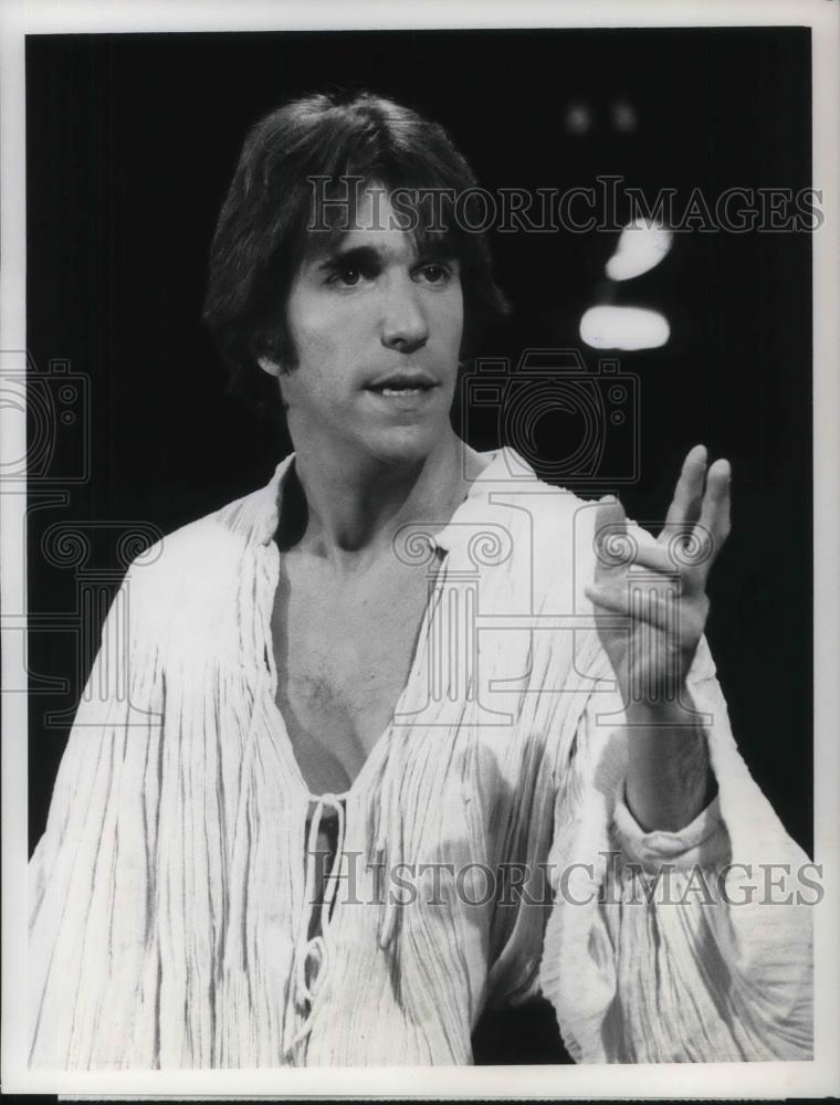 1977 Press Photo Henry Winkler stars on Henry Winkler Meets William Shakespeare - Historic Images