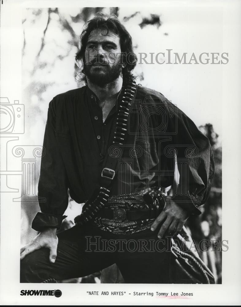1985 Press Photo Tommy Lee Jones stars in Nate and Hayes - cvp27339 - Historic Images