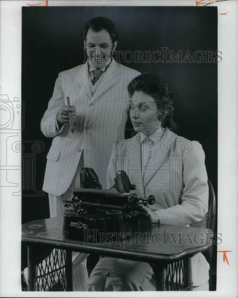 1976 Press Photo Daniel Desmond and Dee Hoty in Get Rich Quick Wallingford - Historic Images
