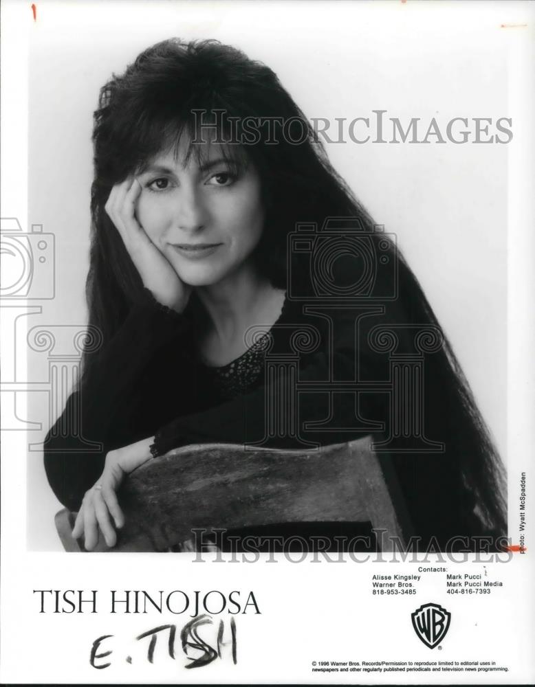 1996 Press Photo Tish Hinojosa Country Music Singer Songwriter and Musician - Historic Images