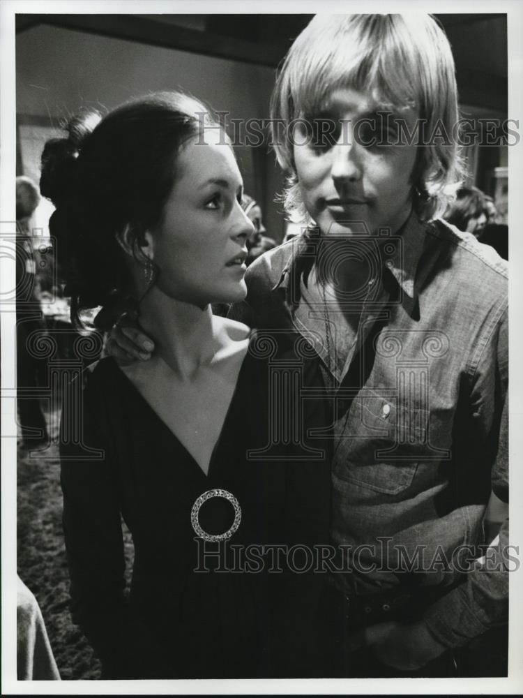 1973 Press Photo Bonnie Bedelia and Chris Mitchum in &quot;A Time for Love&quot; - Historic Images