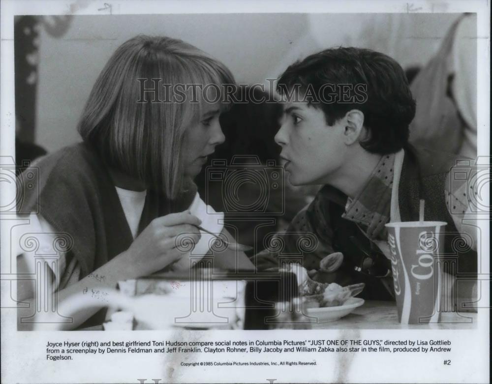 1985 Press Photo Joyce Hyser and Toni Hudson at Just One Of The Guys movie - Historic Images