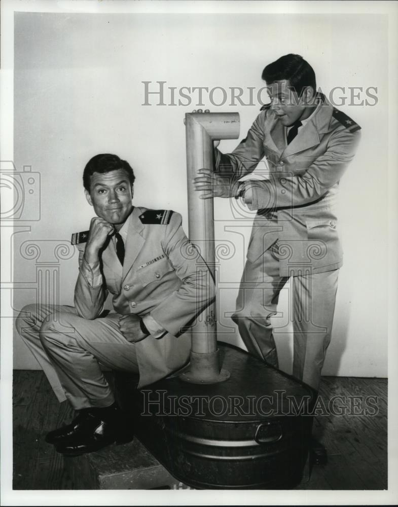 1965 Press Photo Roger Smith in Mr Roberts - Historic Images