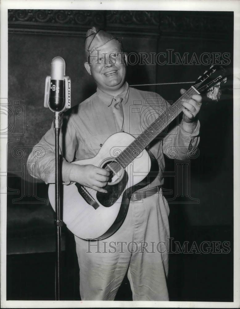 1940 Press Photo Burl Ives in This is the Army - cvp24149 - Historic Images