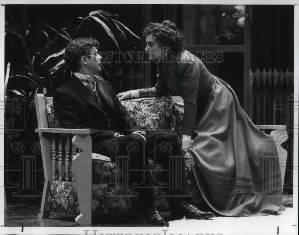 1992 Press Photo Andrew Gillies and Seana McKenna in Pygmalion - cvp23123 - Historic Images