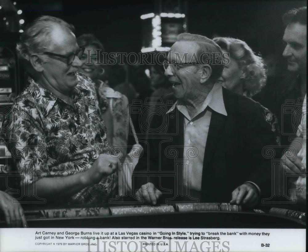 1980 Press Photo Art Carney and George Burns in Going In Style - cvp20336 - Historic Images