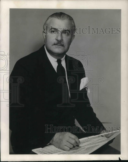 1949 Press Photo Arthur Fiedler Boston Pops Conductor on RCA Victor Radio Show - Historic Images