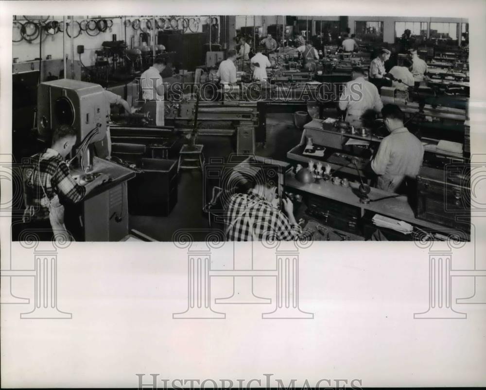 1951 Press Photo The General Controls Co. plant in California - Historic Images