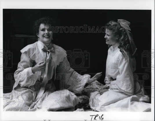 1996 Press Photo Lynn Redgrave and Stina Nielsen in THE NOTEBOOK OF TRIGORIN - Historic Images