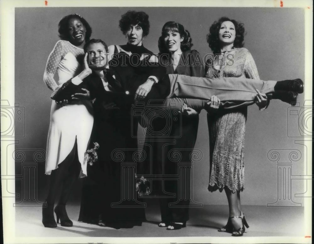 1981 Press Photo Composer Jerry Herman and cast of Jerry&#39;s Girls - cvp22161 - Historic Images