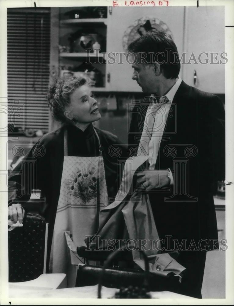 1988 Press Photo Katharine Hepburn stars in Laura Lansing Slept Here - cvp22154 - Historic Images