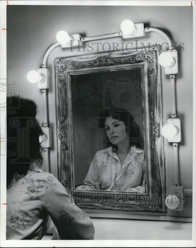 1980 Press Photo Norma Joseph In Vanities - cvp27268 - Historic Images