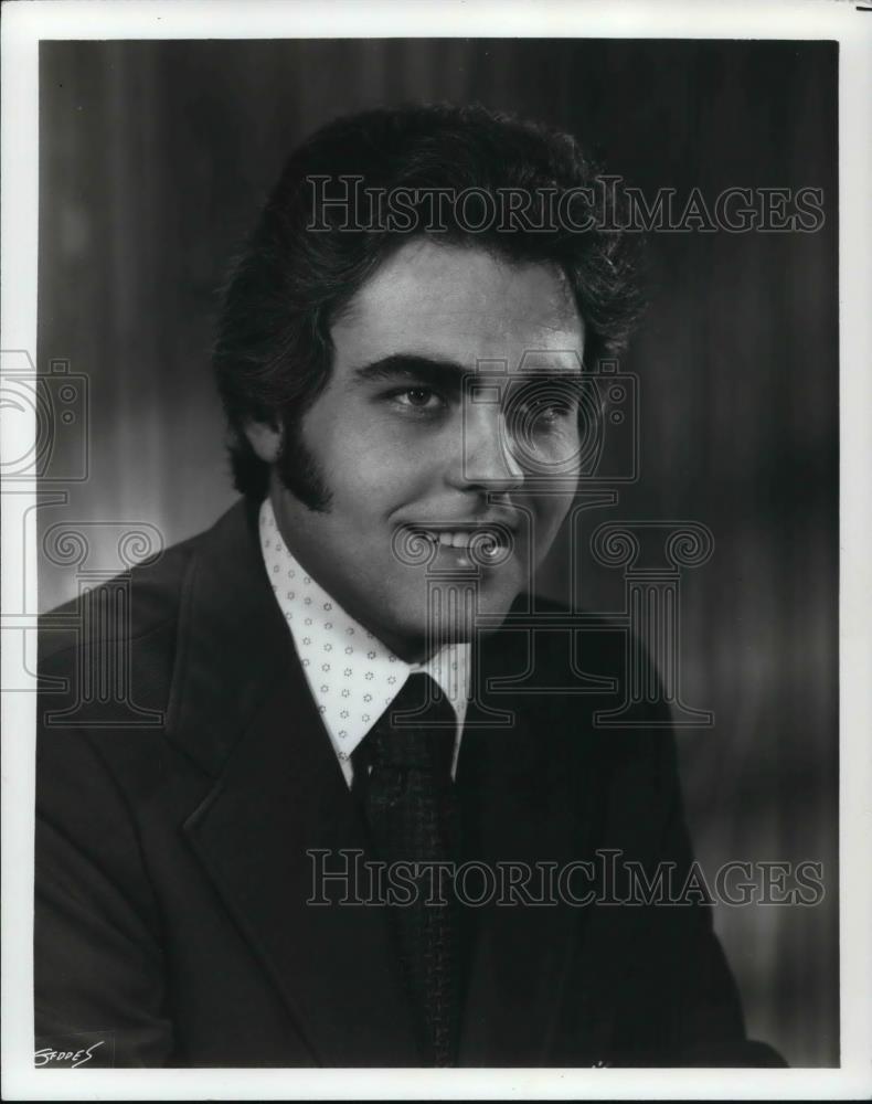 1973 Press Photo Jim Keelor, moderator for TV3's Open Lines - cvp25281 - Historic Images