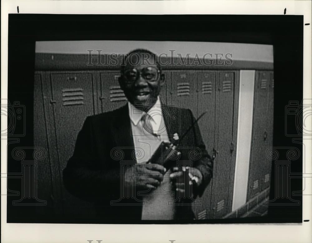 1990 Press Photo David Huff in "Feagler Goes Back to School" - cvp26841 - Historic Images