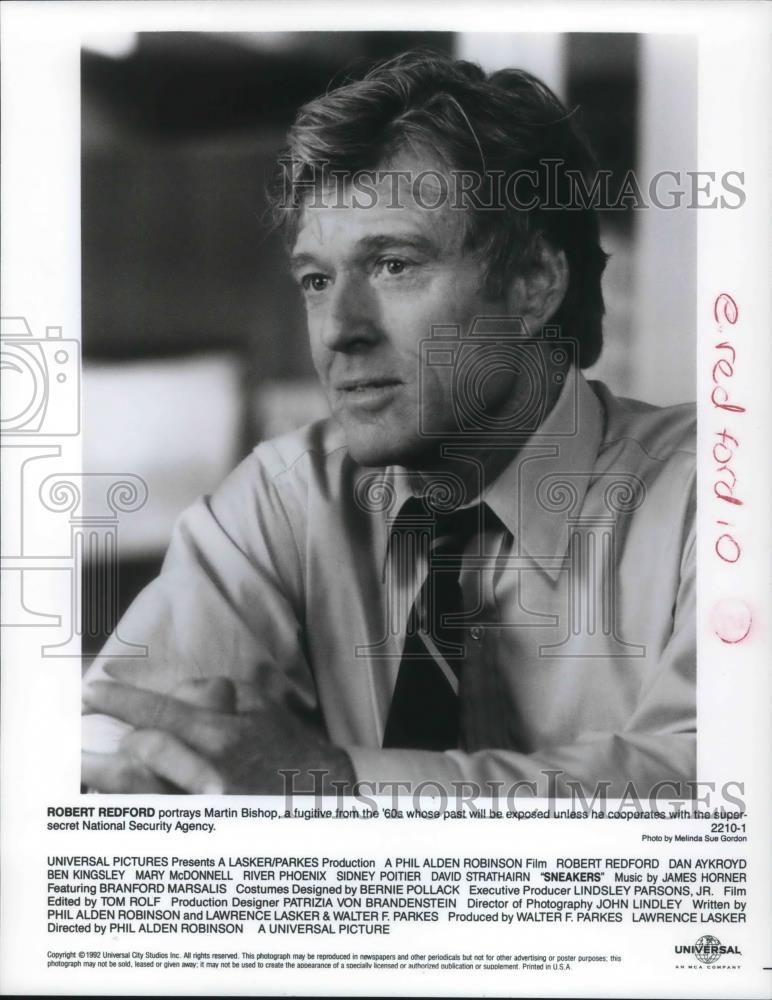 1992 Press Photo Movies Sneakers Robert Redford - cvp22883 - Historic Images