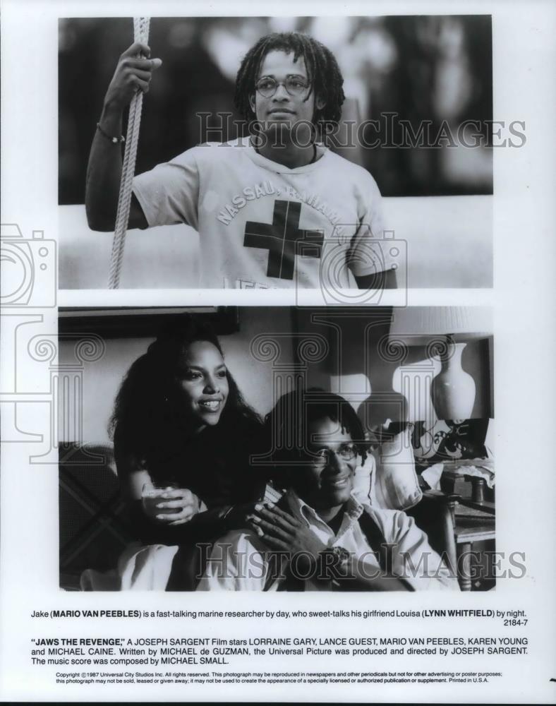 1987 Press Photo Mario van Peebles and Lynn Whitfield in "Jaws The Revenge" - Historic Images